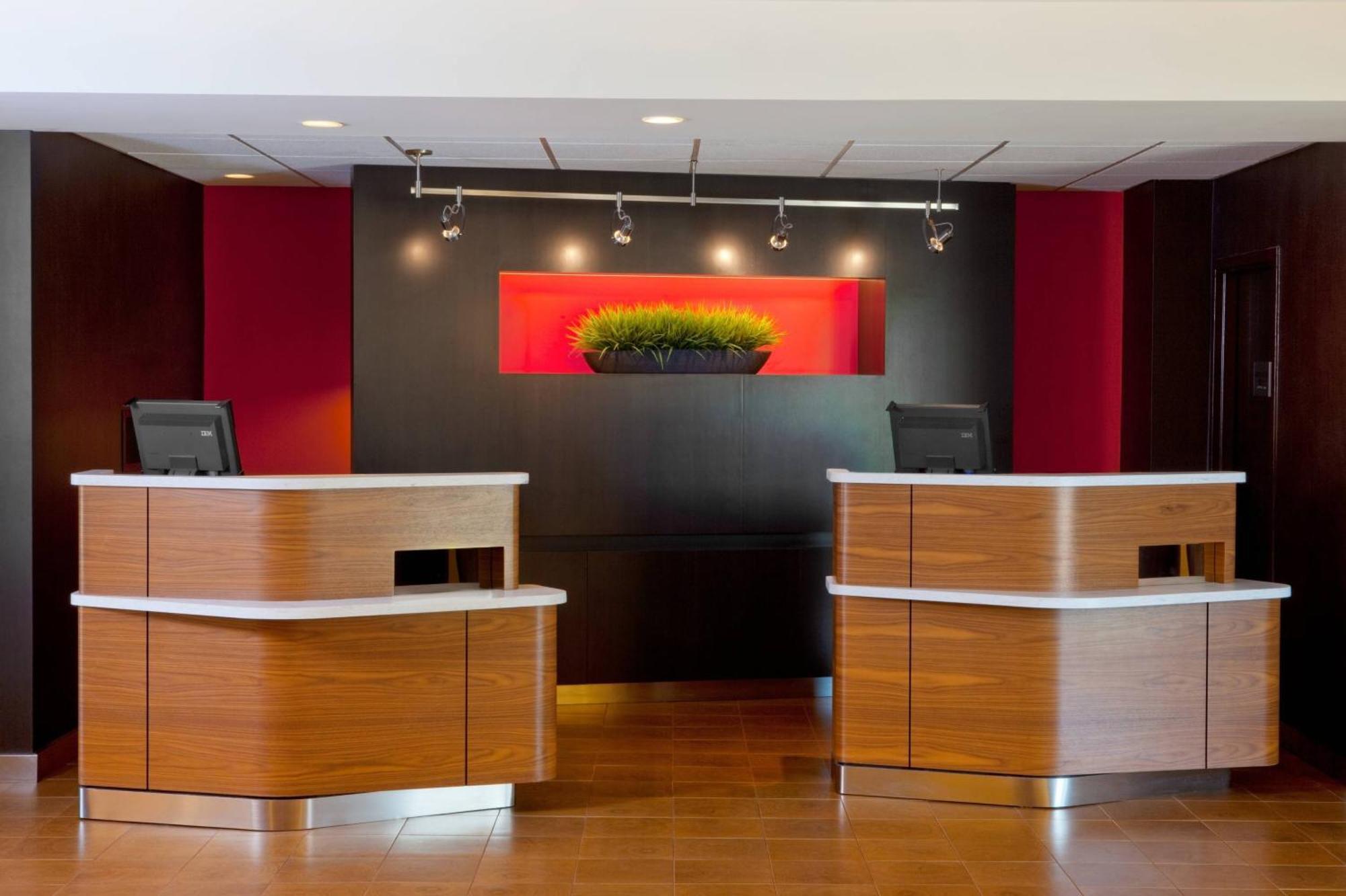 Courtyard By Marriott Columbus Hotel Exterior foto