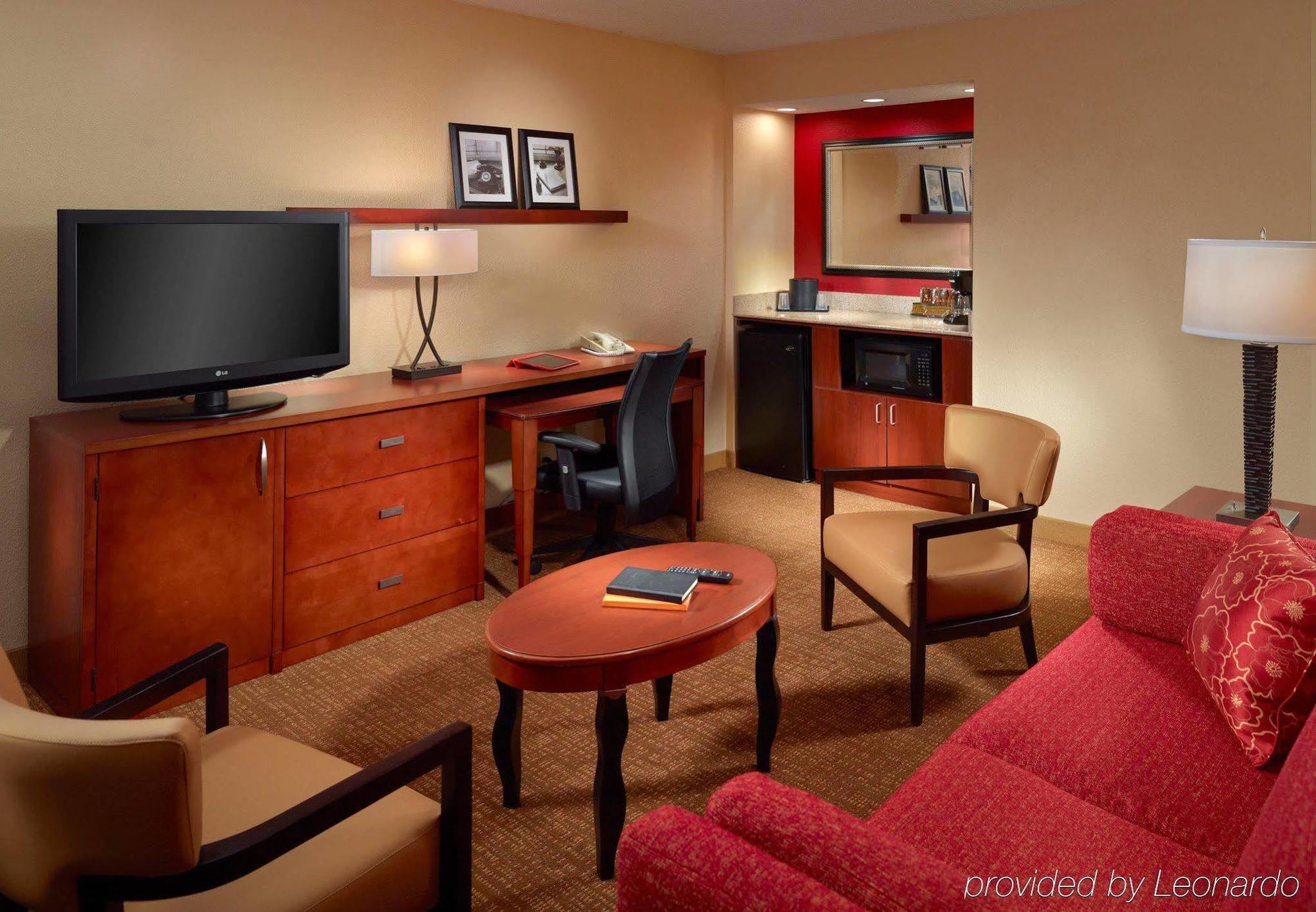Courtyard By Marriott Columbus Hotel Exterior foto