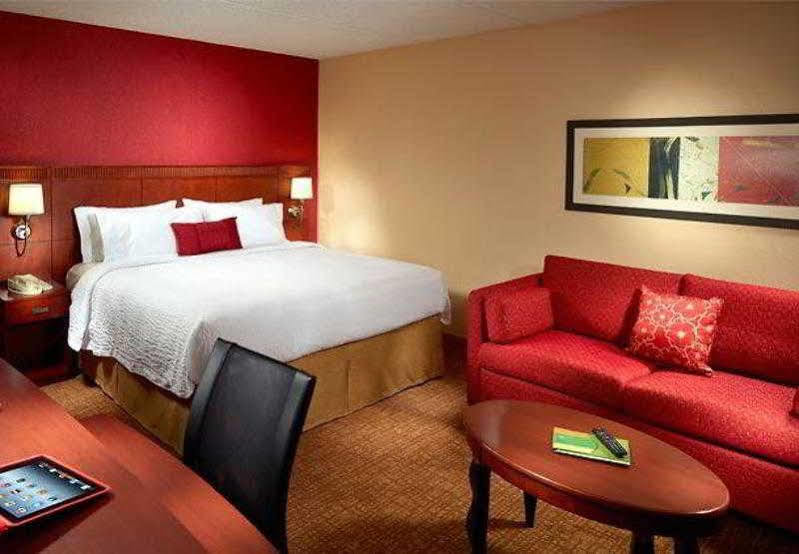 Courtyard By Marriott Columbus Hotel Exterior foto